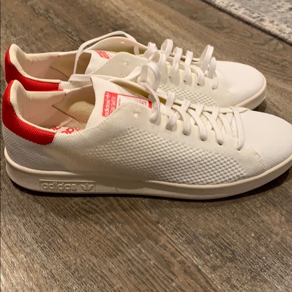 stan smith primeknit white red